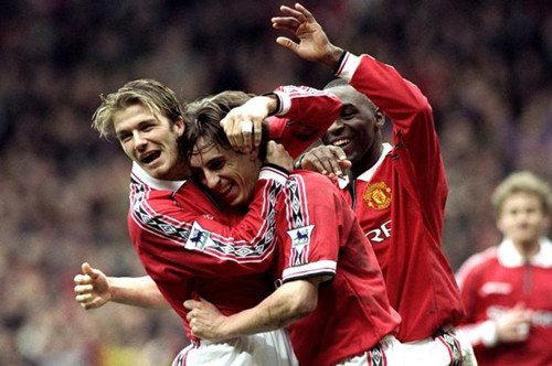 映出其对球 映出其对球